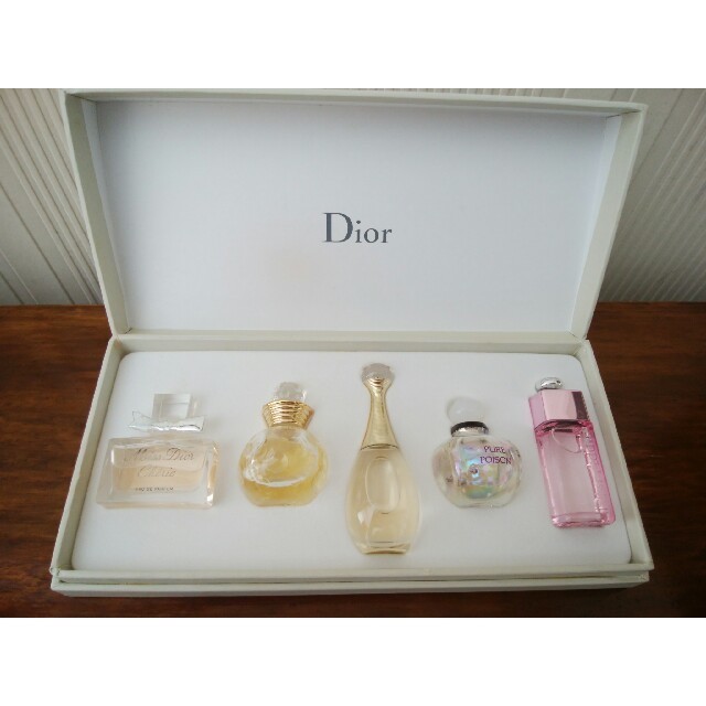 Dior(ディオール)のモンロー様専用☆dior 香水セット コスメ/美容のキット/セット(コフレ/メイクアップセット)の商品写真