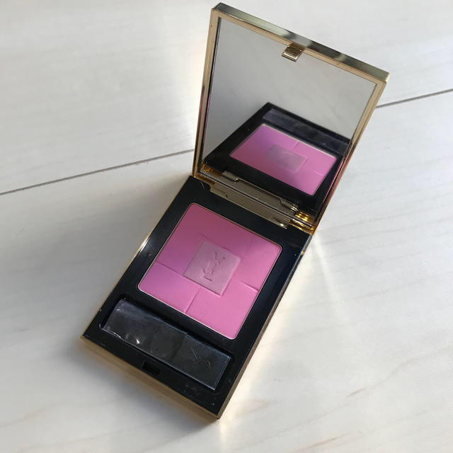 Yves Saint Laurent Beaute(イヴサンローランボーテ)のイヴ・サンローラン　ブラッシュ　ヴォリュプテ　4 コスメ/美容のベースメイク/化粧品(チーク)の商品写真