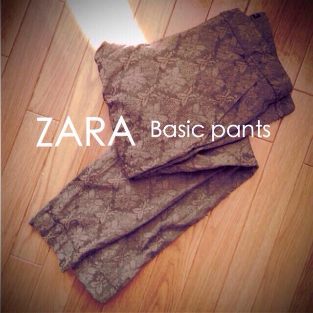 ZARA(ザラ)のZARA○カーキ○スリムパンツ レディースのパンツ(カジュアルパンツ)の商品写真