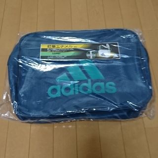 アディダス(adidas)のアディダス エナメルショルダーバッグ Lサイズ(その他)