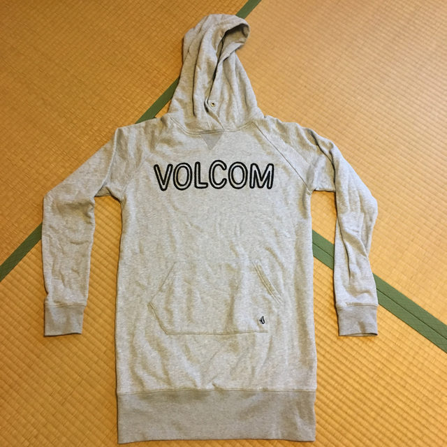 volcom(ボルコム)のVOLCOM フードパーカー レディースのトップス(パーカー)の商品写真