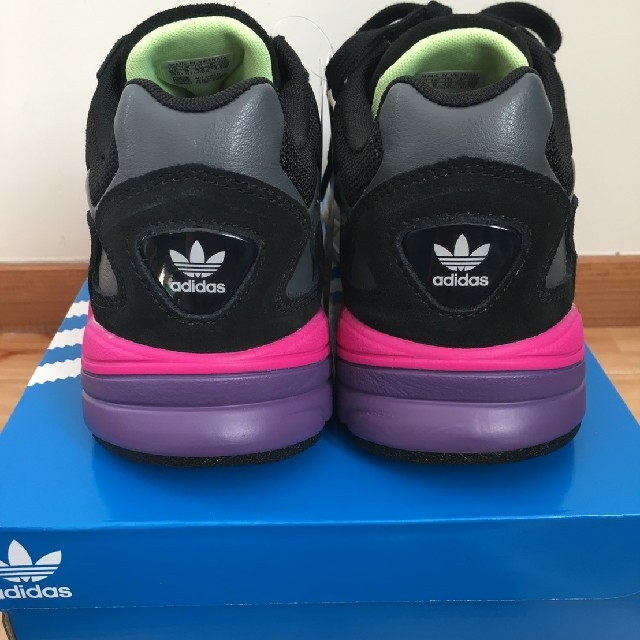 adidas(アディダス)の【新品】adidas ファルコン W（ブラック:27.5㎝） メンズの靴/シューズ(スニーカー)の商品写真