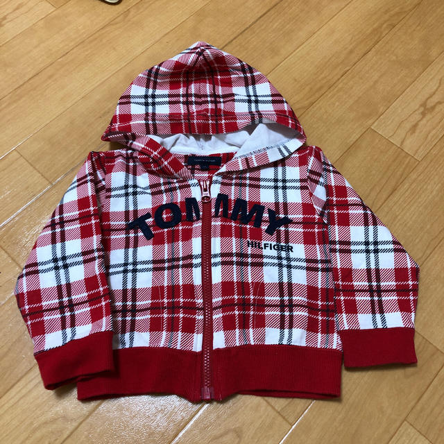 TOMMY HILFIGER(トミーヒルフィガー)のトミーヒルフィガー　パーカー　キッズ 90 キッズ/ベビー/マタニティのキッズ服男の子用(90cm~)(ジャケット/上着)の商品写真