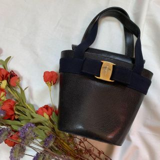 フェラガモ(Ferragamo)のma1129様専用　☆フェラガモ　レアバケツ型ハンドバック☆(ハンドバッグ)