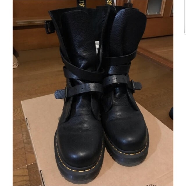 Dr.Martens　バックルストラップブーツ