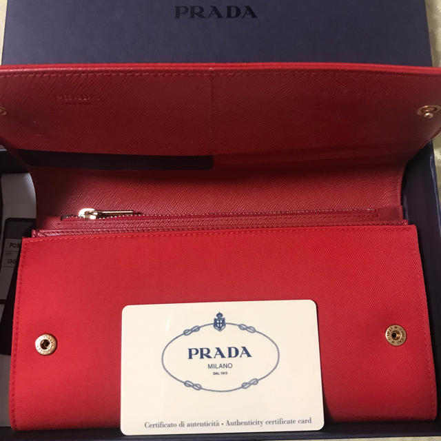 PRADA(プラダ)のプラダ 赤財布 メンズのファッション小物(長財布)の商品写真
