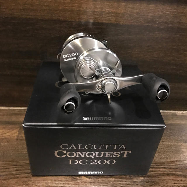 売上値下げ リール 19 カルカッタコンクエスト DC 200 右 新品未使用