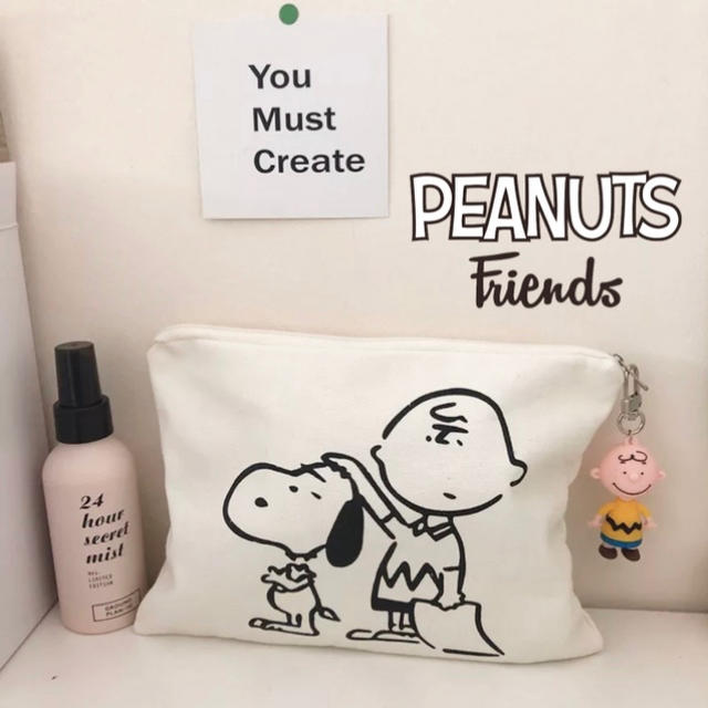 SNOOPY(スヌーピー)の【新品】キーホルダー付 スヌーピー メイク ポーチ snoopy おむつポーチ キッズ/ベビー/マタニティのおむつ/トイレ用品(ベビーおむつバッグ)の商品写真