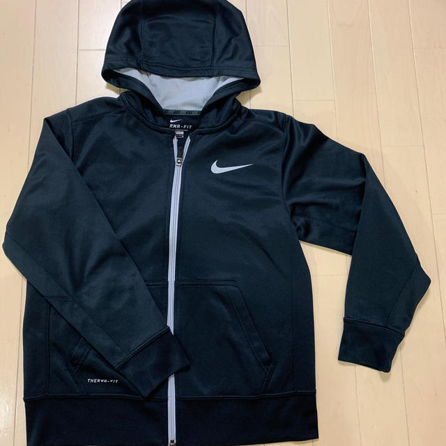 NIKE(ナイキ)の上着(フリース) キッズ/ベビー/マタニティのキッズ服男の子用(90cm~)(ジャケット/上着)の商品写真