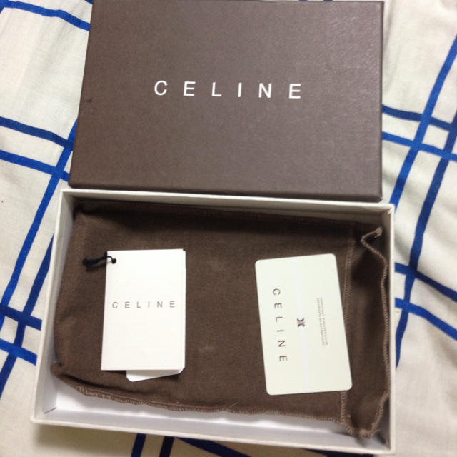 即納超特価 celine by yuture's shop|セリーヌならラクマ - 再値下げ!
セリーヌ♡新品財布*の通販 格安得価