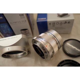 オリンパス(OLYMPUS)の新品同様OLYMPUS M.ZUIKO 12㎜F2.0 シルバー　オリンパス(レンズ(単焦点))