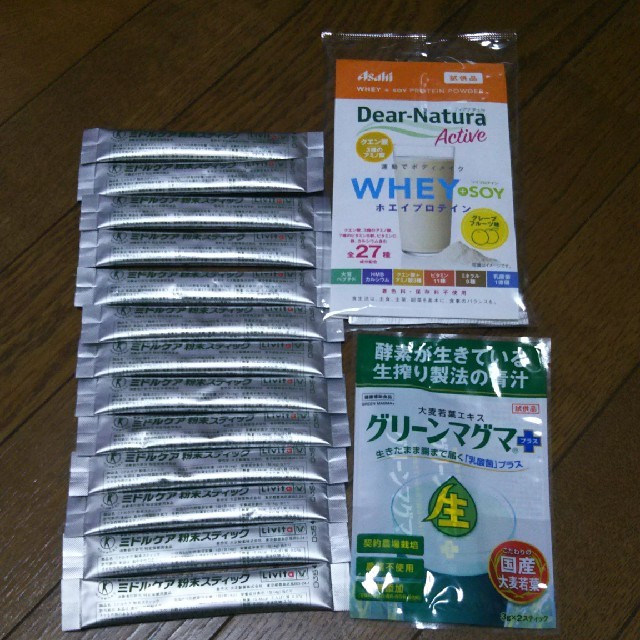 大正製薬(タイショウセイヤク)のミドルケア粉末スティック13本&ディアナチュラ&グリーンマグマ 食品/飲料/酒の健康食品(健康茶)の商品写真