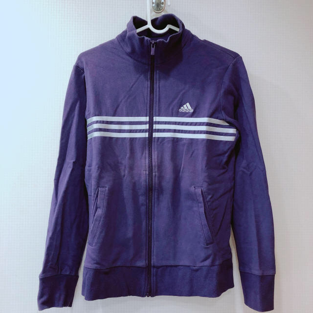 adidas(アディダス)の美品 adidas パーカー 紫 ロゴ スポーツブランド 秋冬 タートル ウェア レディースのトップス(パーカー)の商品写真