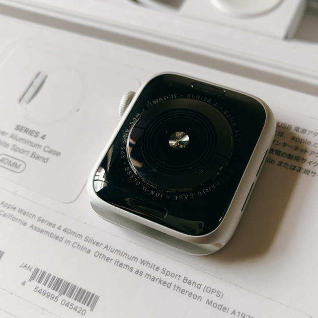 Apple Watch(アップルウォッチ)のApple Watch Series 4 GPSモデル 40mm シルバー レディースのファッション小物(腕時計)の商品写真