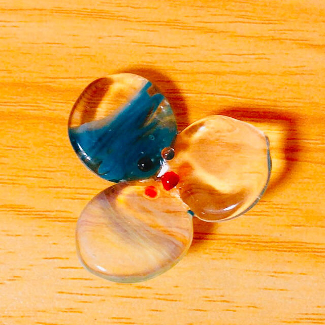 ハンドメイドガラス箸置き インテリア/住まい/日用品のキッチン/食器(テーブル用品)の商品写真
