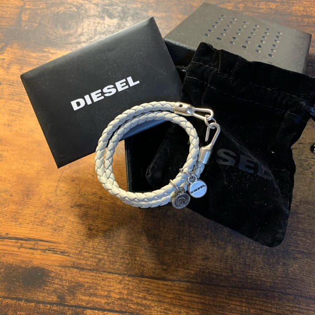 DIESEL(ディーゼル)のdieselブレスレット メンズのアクセサリー(ブレスレット)の商品写真