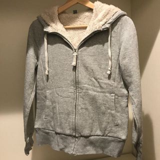 ユニクロ(UNIQLO)のUNIQLO  ボアパーカー　LGY(パーカー)