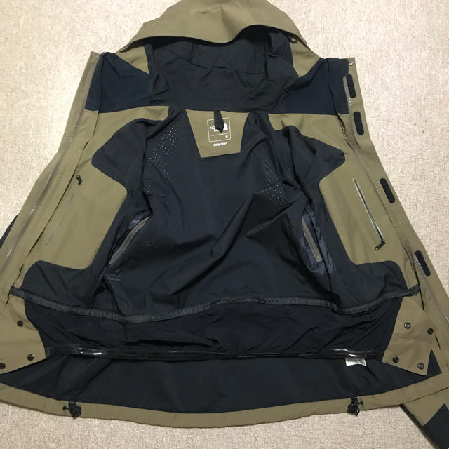 M ビーチグリーン 最新 Gore-Tex マウンテンジャケット The M ビーチグリーン 最新 Gore-Tex マウンテンジャケット The