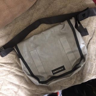 フライターグ メッセンジャーバッグ(メンズ)(シルバー/銀色系)の通販