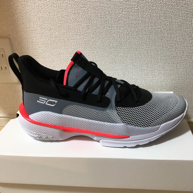 UNDER ARMOUR(アンダーアーマー)のカリー7 curry7 27cm アンダーアーマー underarmour スポーツ/アウトドアのスポーツ/アウトドア その他(バスケットボール)の商品写真