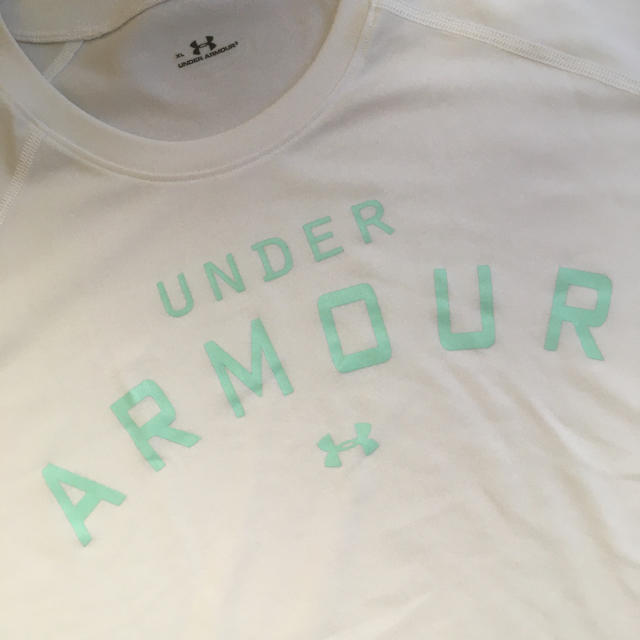 UNDER ARMOUR(アンダーアーマー)のアンダーアーマ〜　シャツ スポーツ/アウトドアのランニング(ウェア)の商品写真