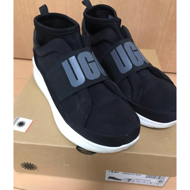 UGG(アグ)のぱるめろ様専用 レディースの靴/シューズ(スニーカー)の商品写真