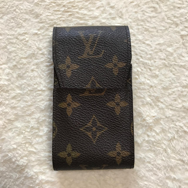 LOUIS VUITTON(ルイヴィトン)のシガレットケース  VUITTON メンズのファッション小物(タバコグッズ)の商品写真