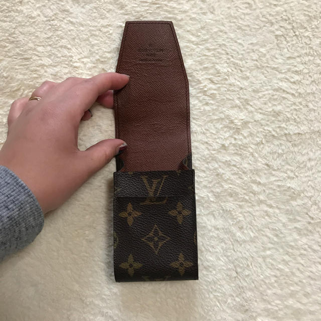 LOUIS VUITTON(ルイヴィトン)のシガレットケース  VUITTON メンズのファッション小物(タバコグッズ)の商品写真