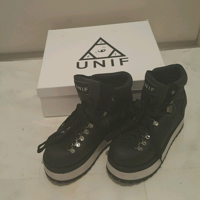 UNIF(ユニフ)のUNIF♡ワークブーツ レディースの靴/シューズ(スニーカー)の商品写真