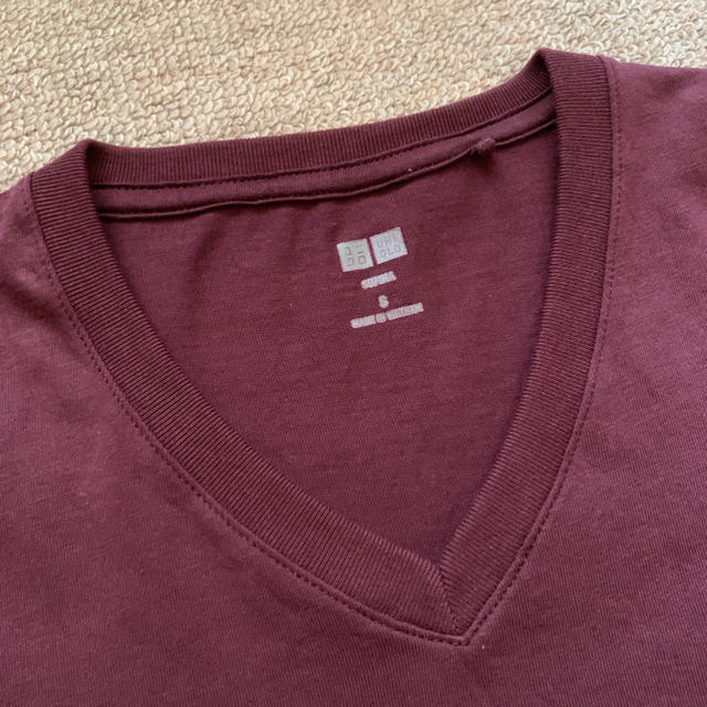 UNIQLO(ユニクロ)のUNIQLO ユニクロ スーピマコットン VネックTシャツ S ワイン メンズのトップス(Tシャツ/カットソー(半袖/袖なし))の商品写真