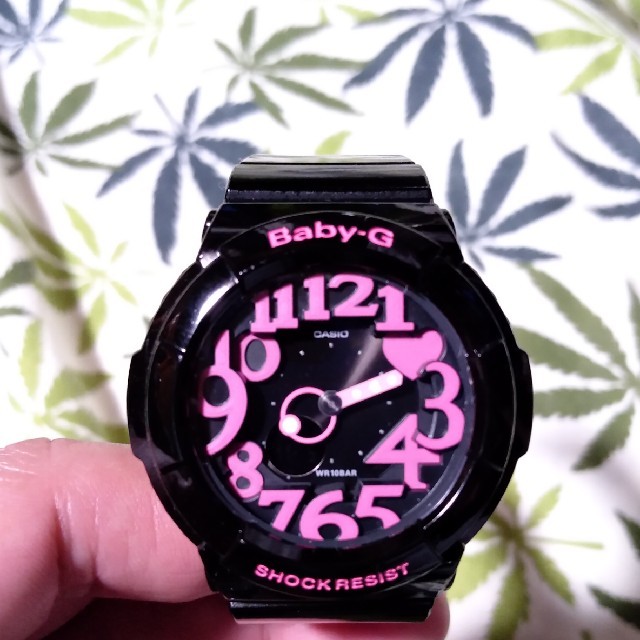 Baby-G(ベビージー)のCASIO Baby-G bga-130　ジーショック　ブラック　文字ピンク レディースのファッション小物(腕時計)の商品写真