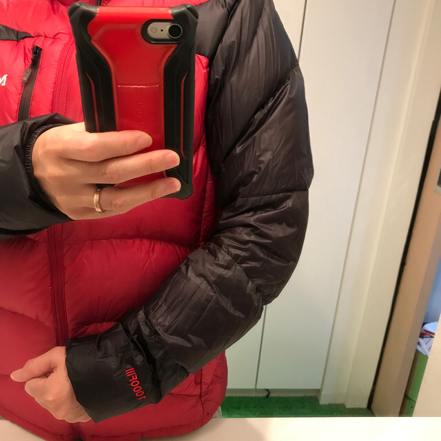 MARMOT(マーモット)のmarmotダウンジャケット赤黒 メンズのジャケット/アウター(ダウンジャケット)の商品写真