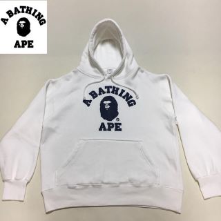 アベイシングエイプ(A BATHING APE)のアベイジングエイプ◆ プルオーバー パーカー 裏起毛◆ホワイト Mサイズ (パーカー)