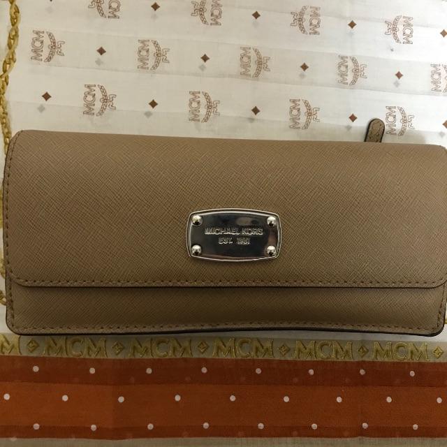 Michael Kors(マイケルコース)のなちゅ様専用　Michael kors マイケルコース　長財布 レディースのファッション小物(財布)の商品写真