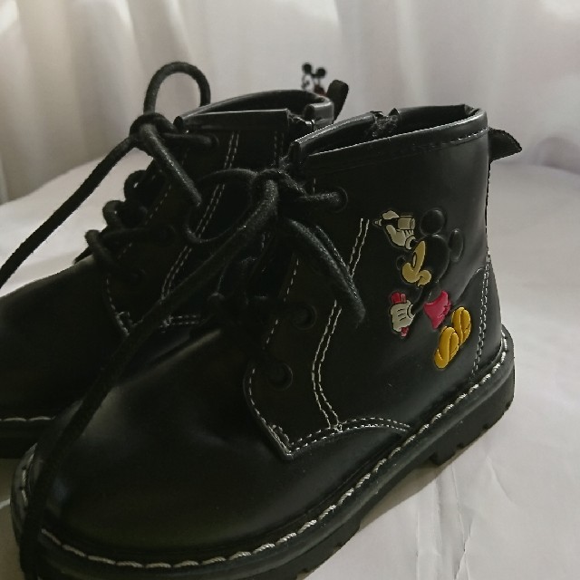 ZARA KIDS(ザラキッズ)のZARAミッキー キッズ/ベビー/マタニティのベビー靴/シューズ(~14cm)(スニーカー)の商品写真