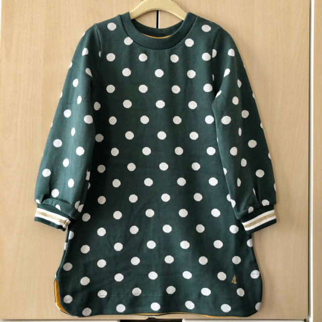 PETIT BATEAU(プチバトー)のジャガード ドット ワンピース4ans (104㎝) キッズ/ベビー/マタニティのキッズ服女の子用(90cm~)(ワンピース)の商品写真