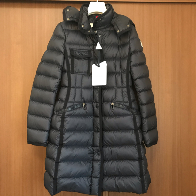 MONCLER(モンクレール)の★ 新品 モンクレール　MONCLER　エルミンヌ　HERMINE　サイズ１ レディースのジャケット/アウター(ダウンコート)の商品写真