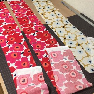 マリメッコ(marimekko)のマリメッコ 生地 ミニウニッコ (はぎれ)(生地/糸)