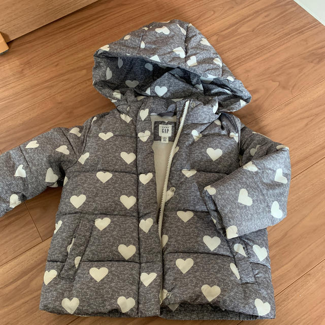 babyGAP(ベビーギャップ)のbaby gap ダウン4years キッズ/ベビー/マタニティのキッズ服女の子用(90cm~)(ジャケット/上着)の商品写真