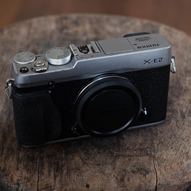 富士フイルム(フジフイルム)のX-E2 富士フィルム Fujifilm スマホ/家電/カメラのカメラ(ミラーレス一眼)の商品写真