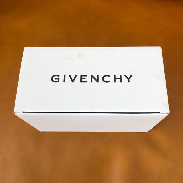 GIVENCHY(ジバンシィ)のGIVENCHY ペアマグ (あず1026様) インテリア/住まい/日用品のキッチン/食器(グラス/カップ)の商品写真