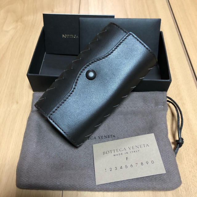 BOTTEGA VENETA (ボッテガヴェネタ) 6連キーケース-