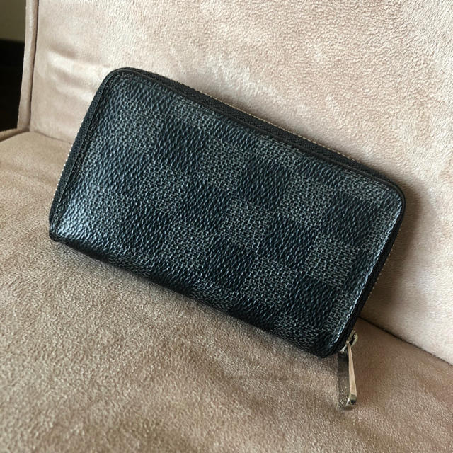 LOUIS VUITTON(ルイヴィトン)のルイヴィトン♡ダミエグラフィット♡小銭入れ コインケース♡黒 ブラック ジッピー メンズのファッション小物(コインケース/小銭入れ)の商品写真