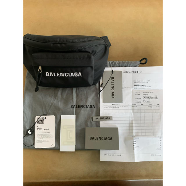 限定値下げ BALENCIAGA ボディバッグ - ボディーバッグ