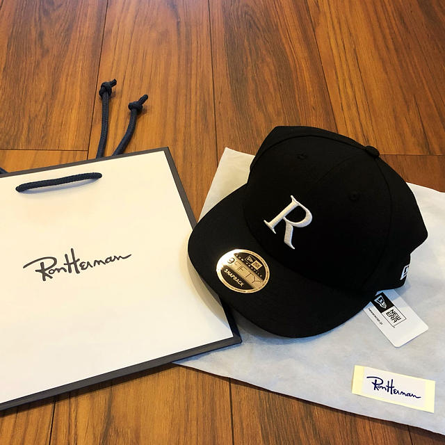 Ron Herman(ロンハーマン)の新作 ロンハーマン RHC newera キャップ ブラック ニューエラ 新品 メンズの帽子(キャップ)の商品写真