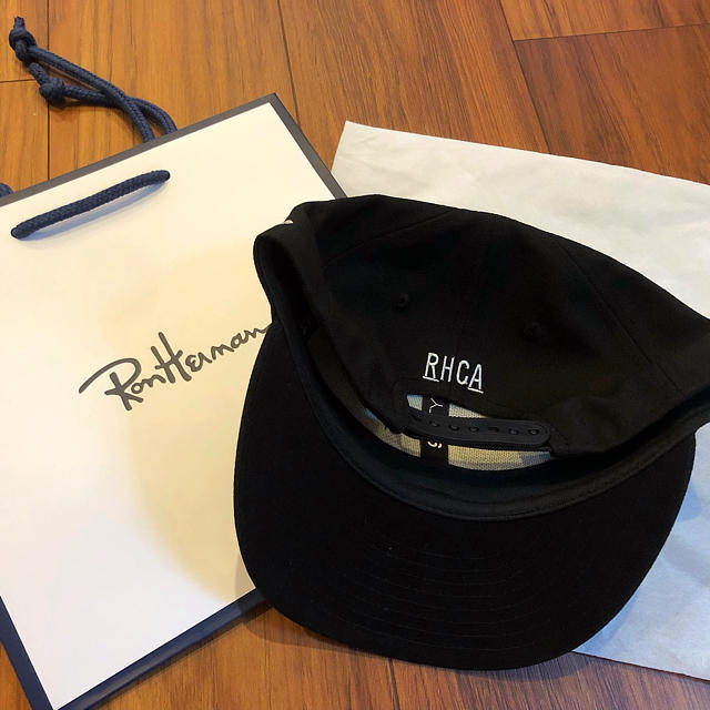 Ron Herman(ロンハーマン)の新作 ロンハーマン RHC newera キャップ ブラック ニューエラ 新品 メンズの帽子(キャップ)の商品写真