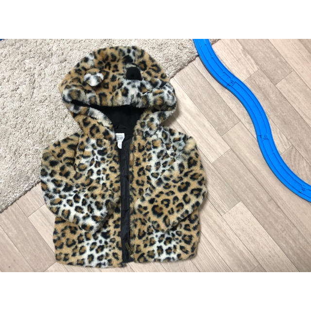 GAP(ギャップ)のGAP レオパード柄アウター キッズ/ベビー/マタニティのキッズ服男の子用(90cm~)(ジャケット/上着)の商品写真