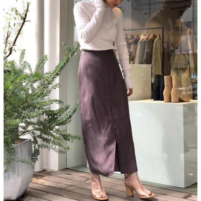 TODAYFUL(トゥデイフル)のtodayful Frontbutton Satin Skirt レディースのスカート(ロングスカート)の商品写真