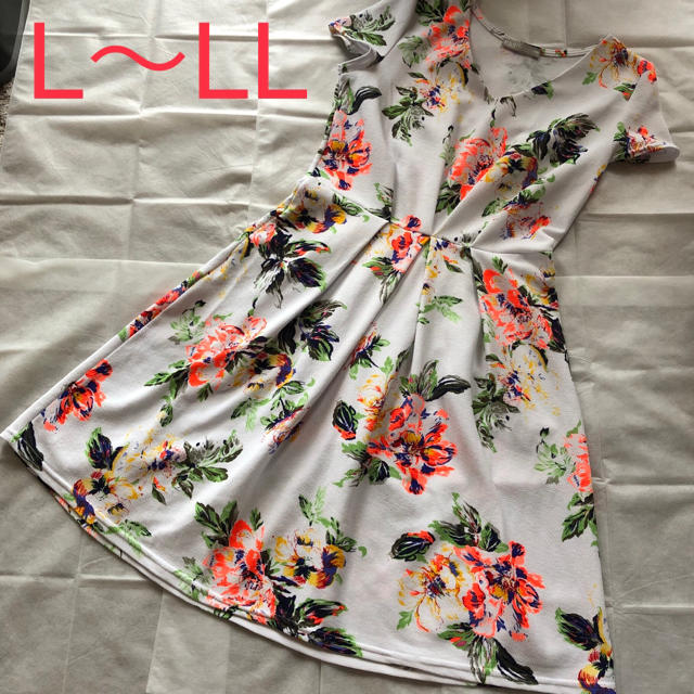 店内全品ポイント2倍!! 極美品 シルク100% Chloe 花柄ワンピース サイズ