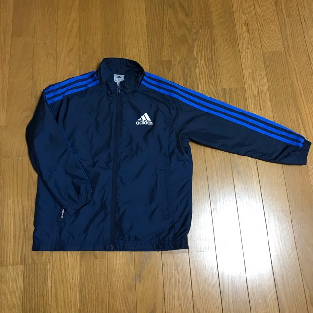 adidas(アディダス)のadidas ウィンドブレーカー　130 キッズ/ベビー/マタニティのキッズ服男の子用(90cm~)(ジャケット/上着)の商品写真